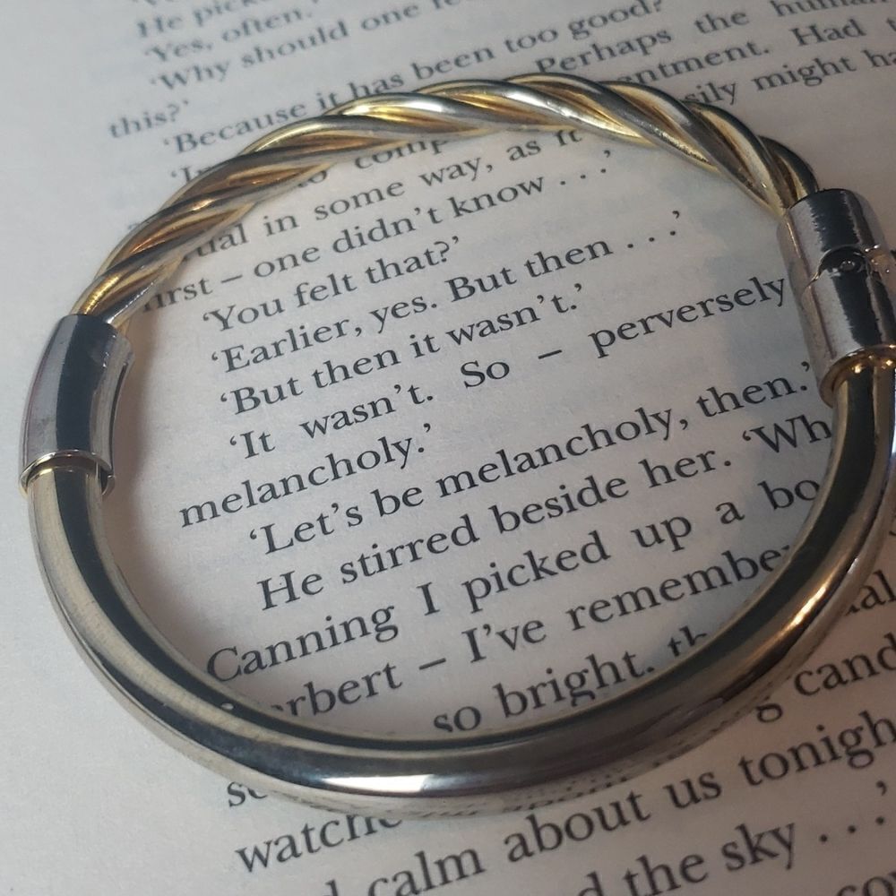 ‎Bangle Wire Bracelet - Picture 4 of 4
